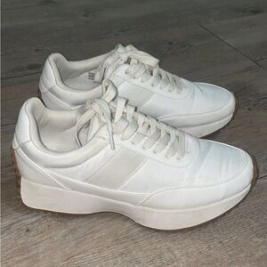 Women’s White Sneaker